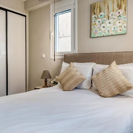 Brand New Building Deluxe Apartments With Parking Nearby Train-2